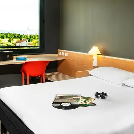 Hotel Ibis Firenze Prato Est Campi Bisenzio Exterior photo