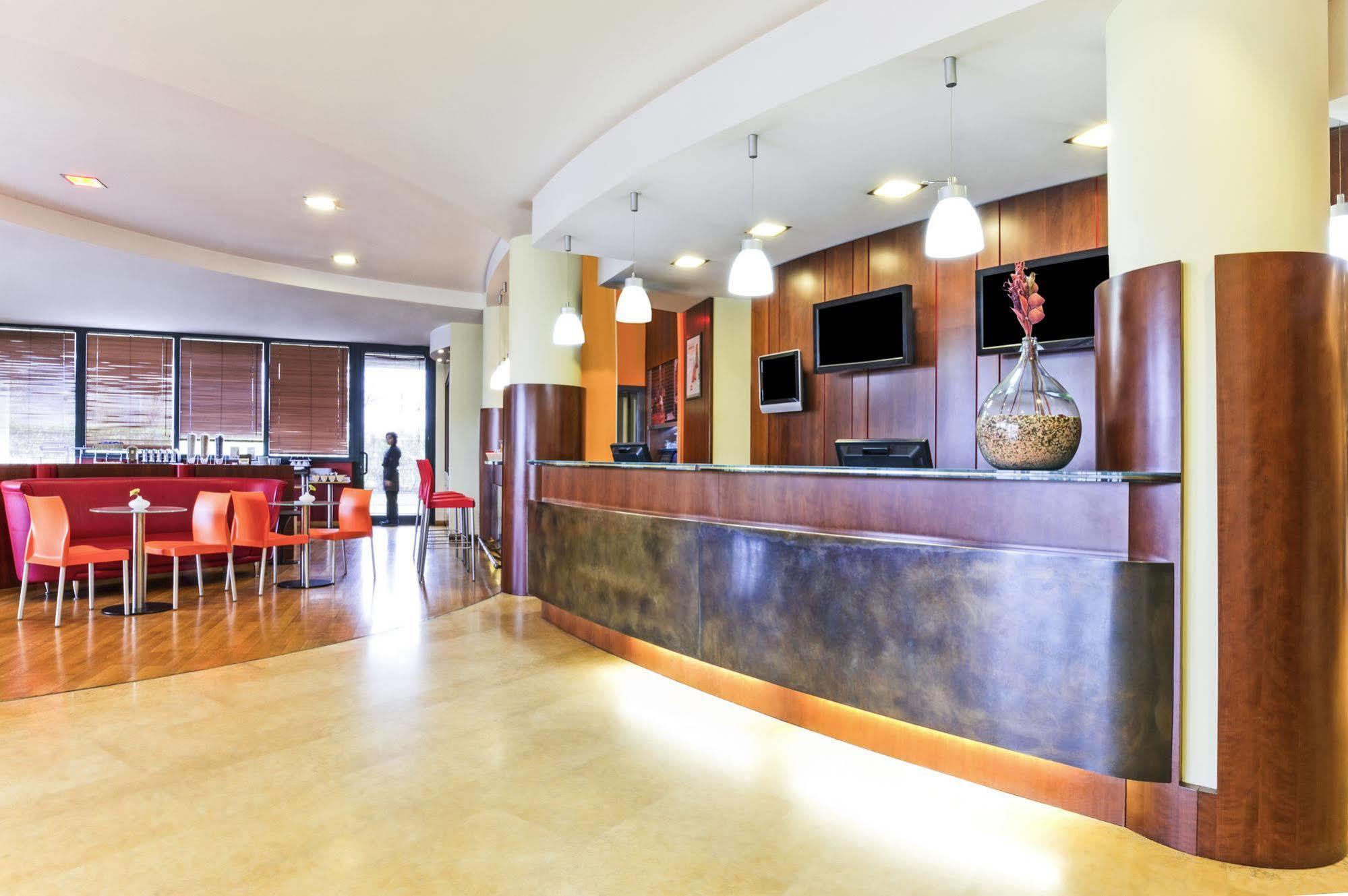 Ibis Firenze Prato Est Hotel 3*